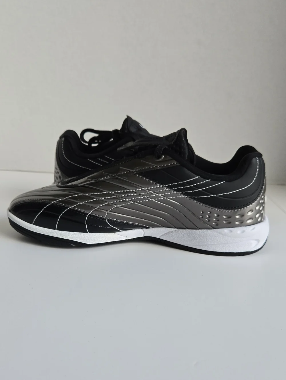 NIB Puma V-S2 Goalgetter Jr Sneakers Metallic Silver Black Size 6 Big Kid